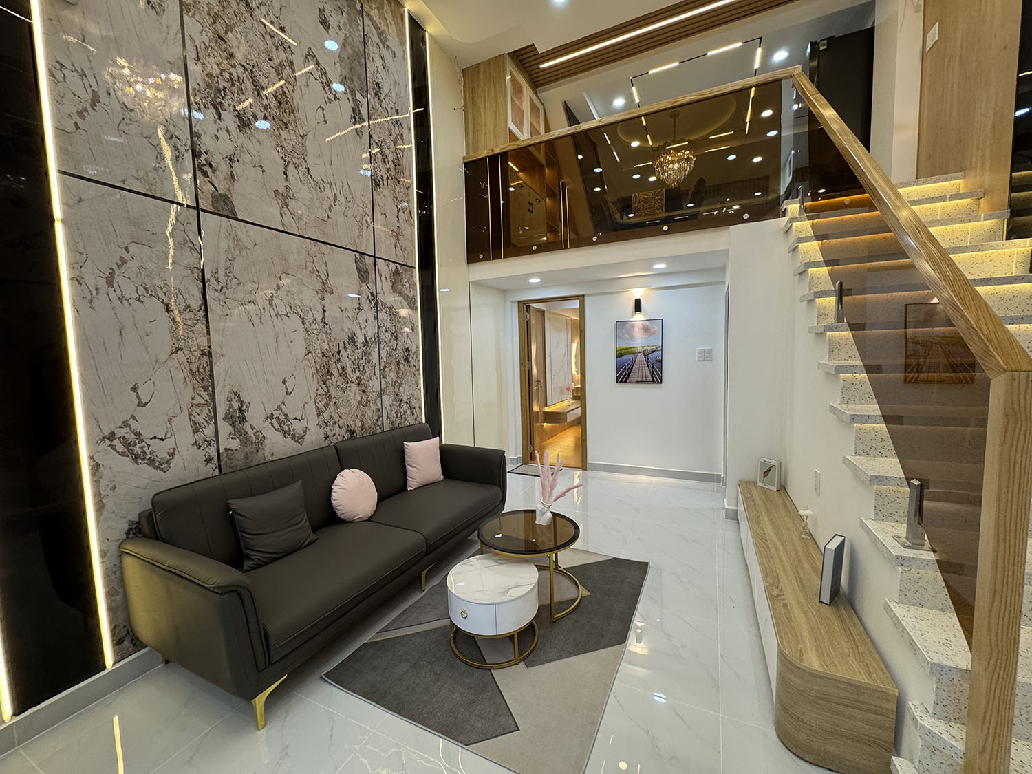 Lửng+1 lầu 4,2x12=50m2 có phòng master tầng trệt cho người lờn full nội thất khu vip Nguyễn Văn Đậu